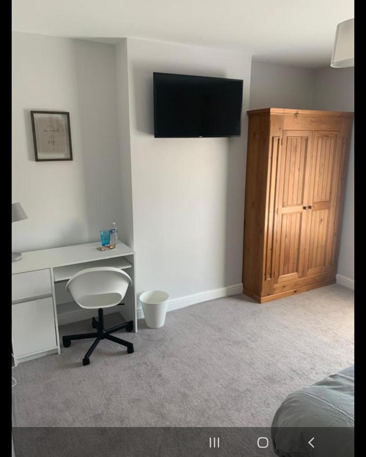 Beautiful Room In Apartment Near Town Centre Rugby Buitenkant foto