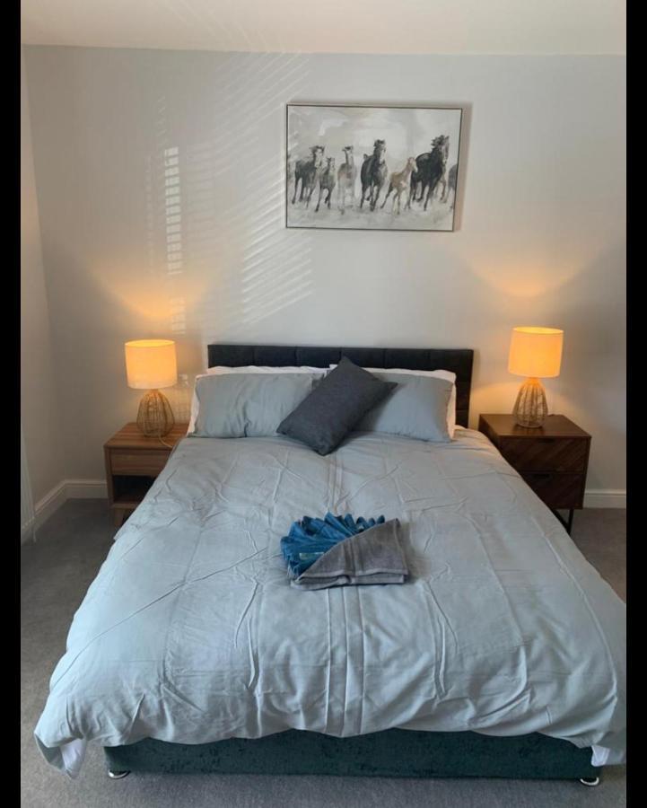 Beautiful Room In Apartment Near Town Centre Rugby Buitenkant foto
